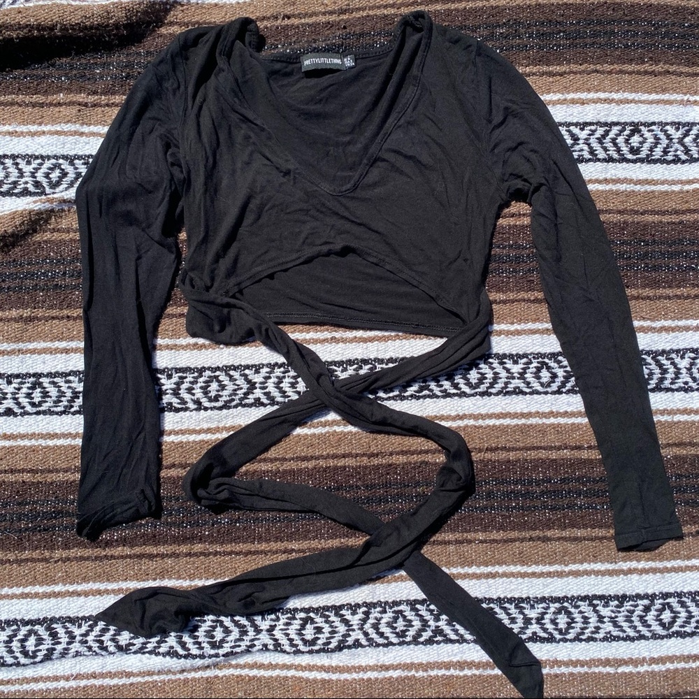 PRETTYLITTLETHING Black Long-Sleeve Crop Top